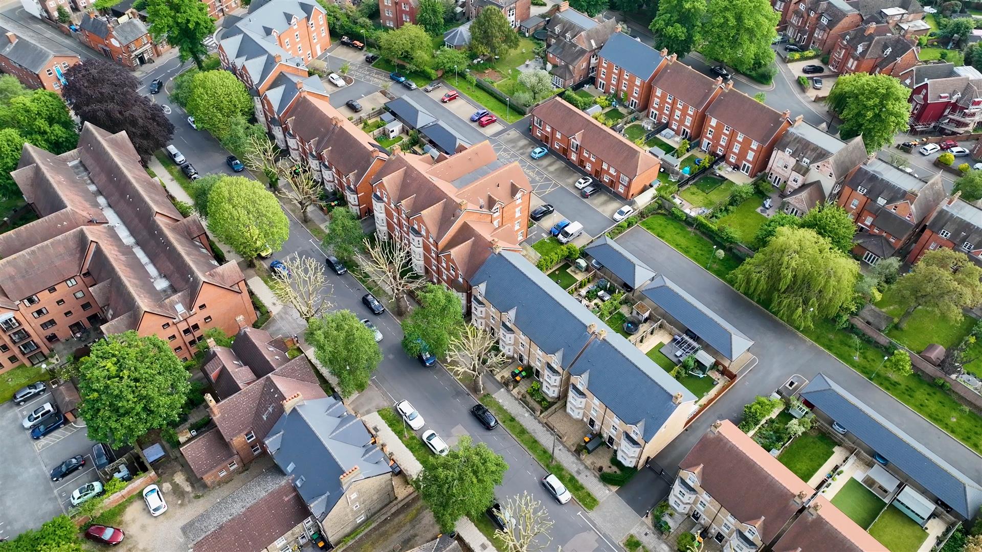 Warwick Avenue, Bedford